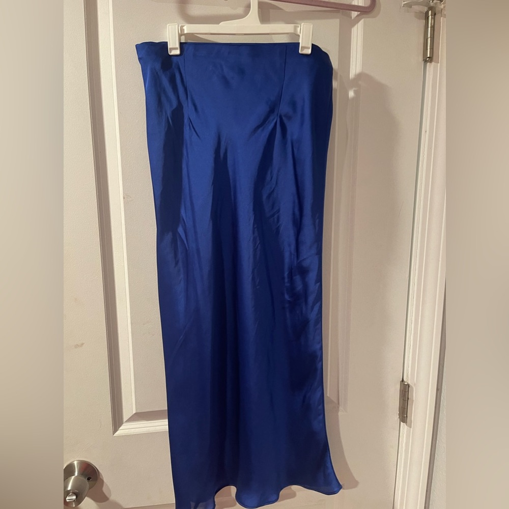 Silky skirt